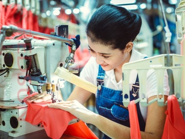 Giá may áo thun đồng phục từ vải thun trơn 100% cotton 2 chiều